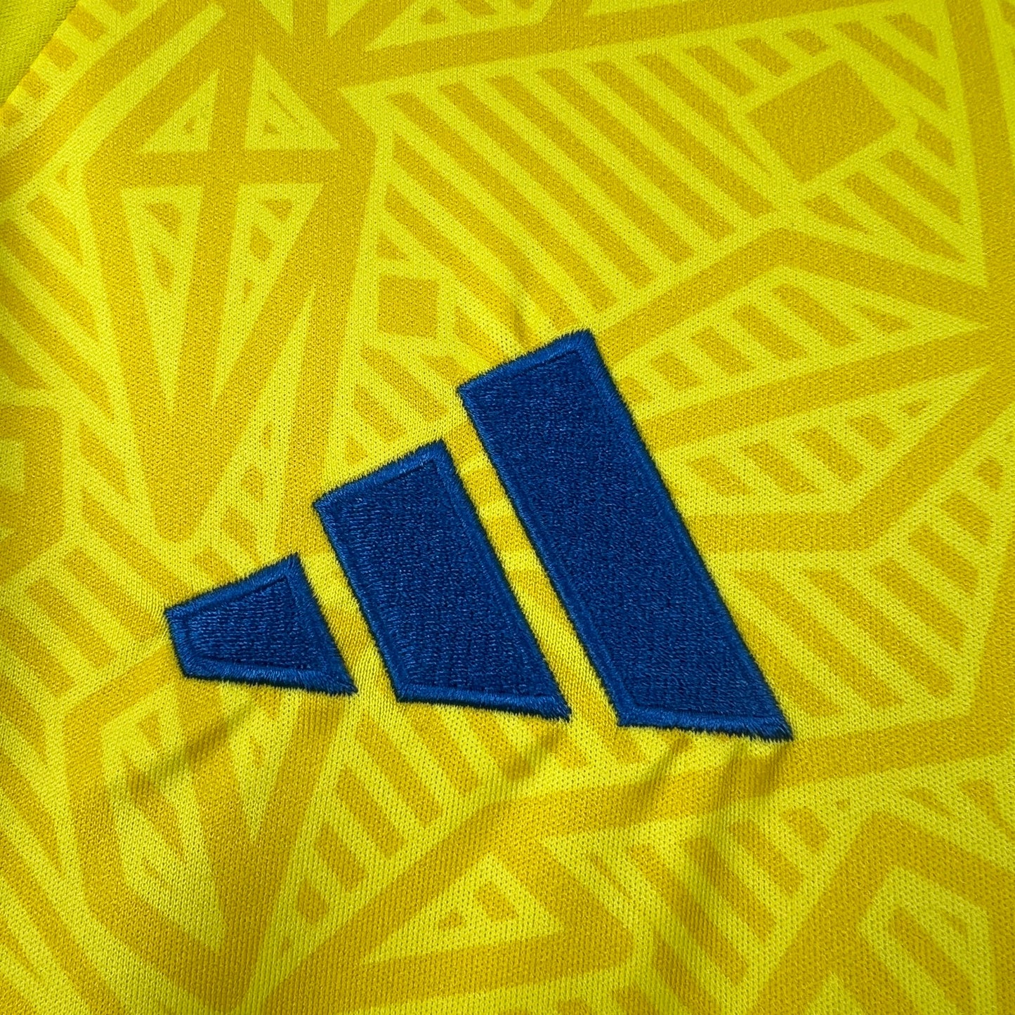 Ucrania Local Kit 2026