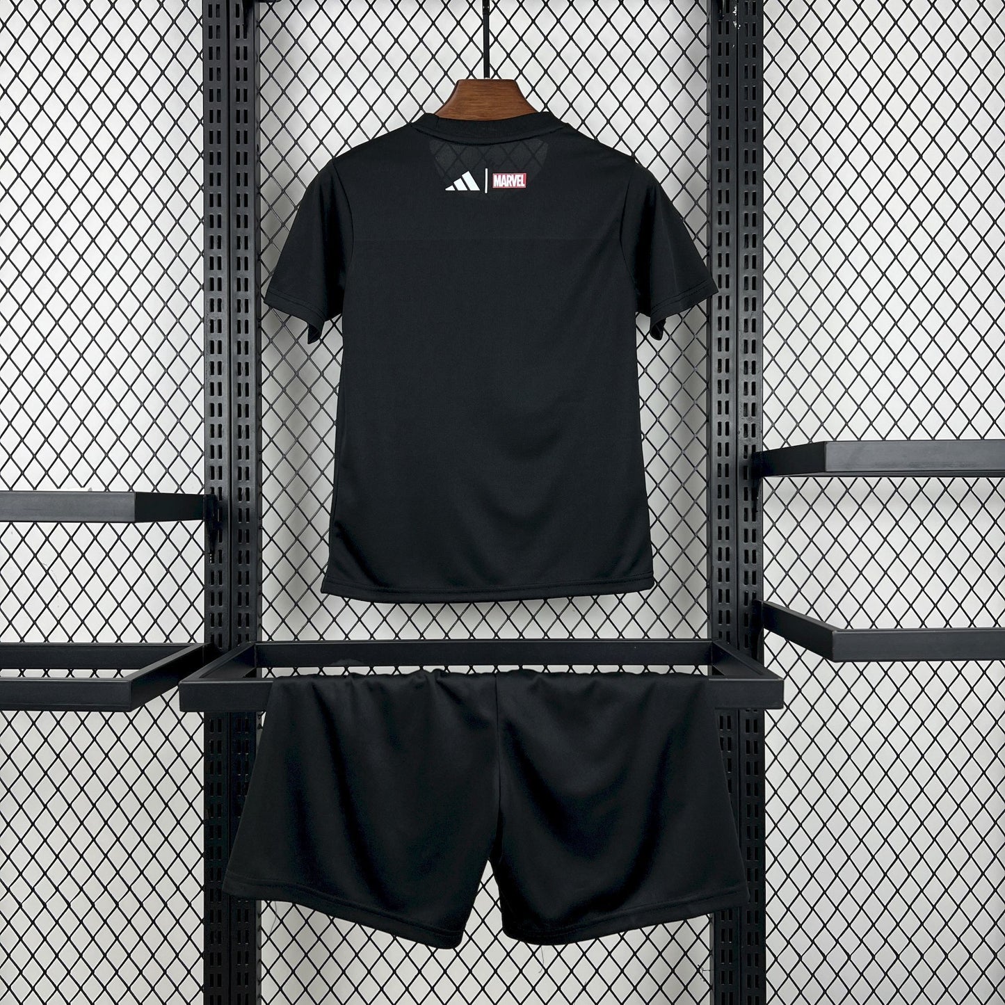 Real Madrid "Marvel" Edición Especial Talla Niño