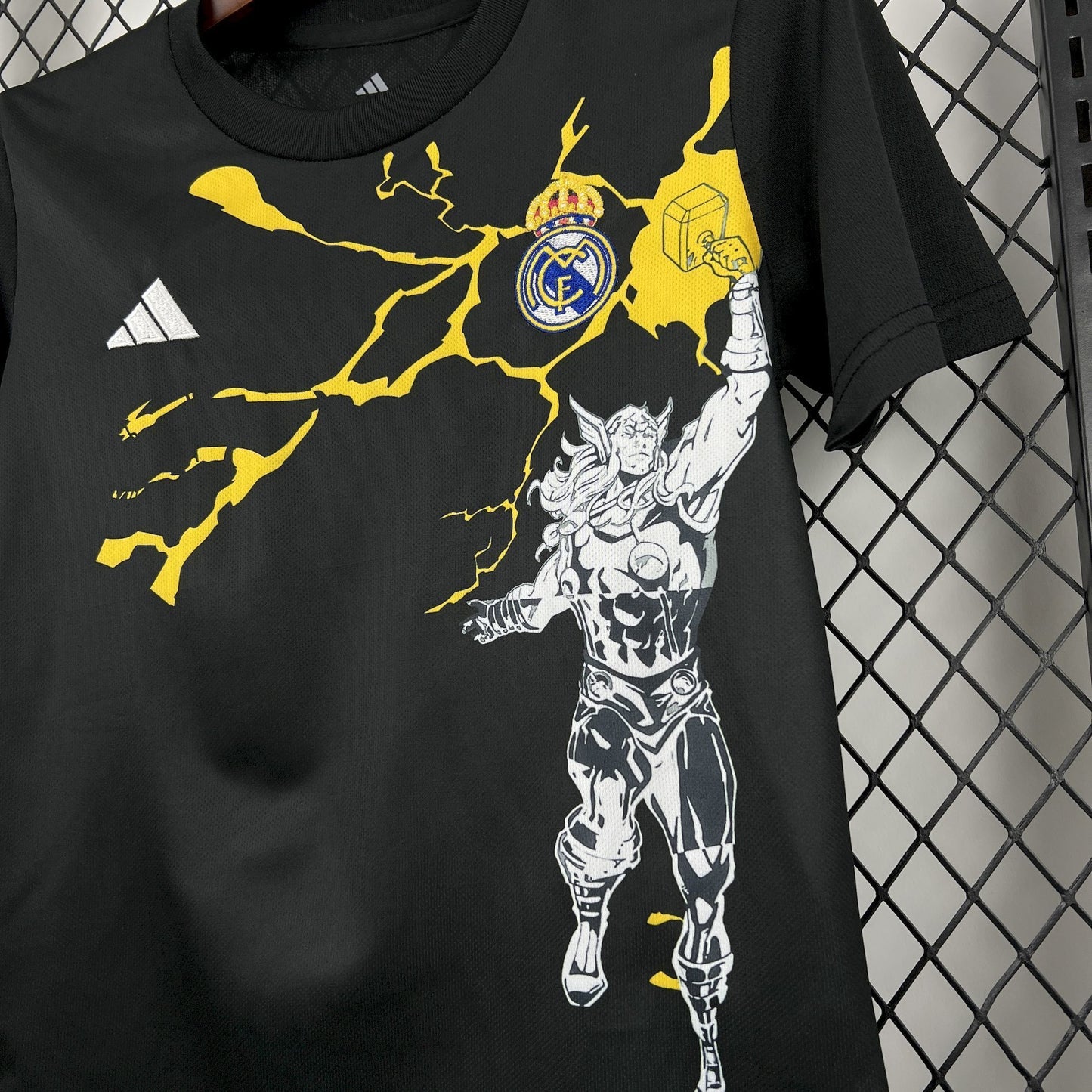 Real Madrid "Marvel" Edición Especial Talla Niño