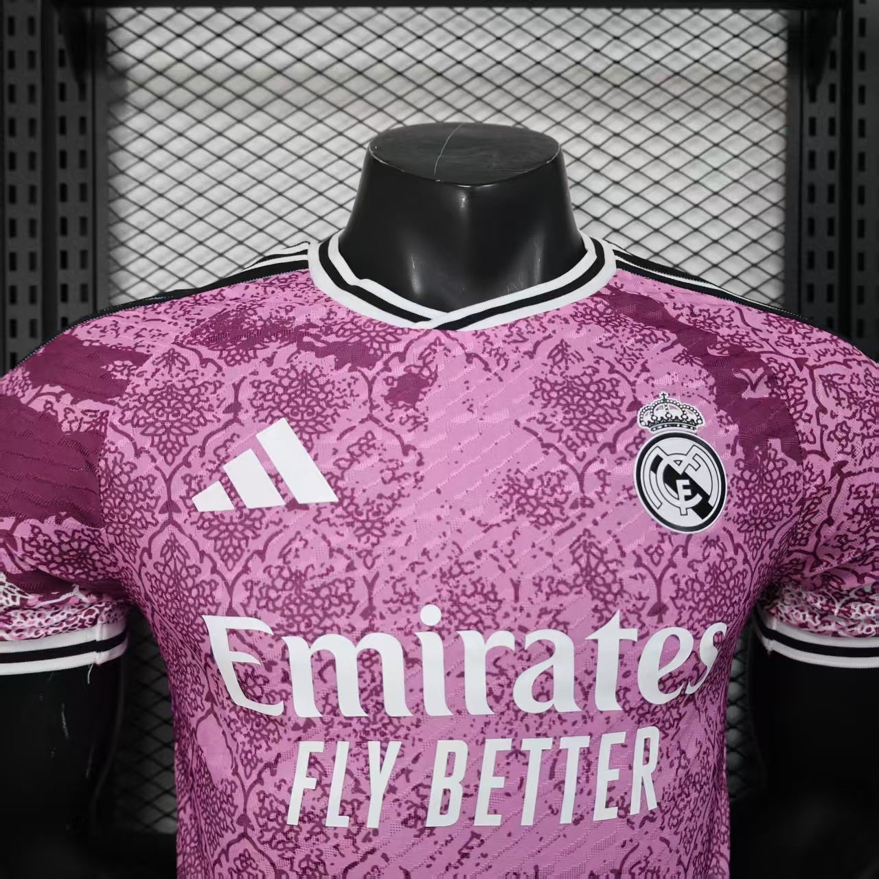 Real Madrid “Destello Rosa” Edición Especial